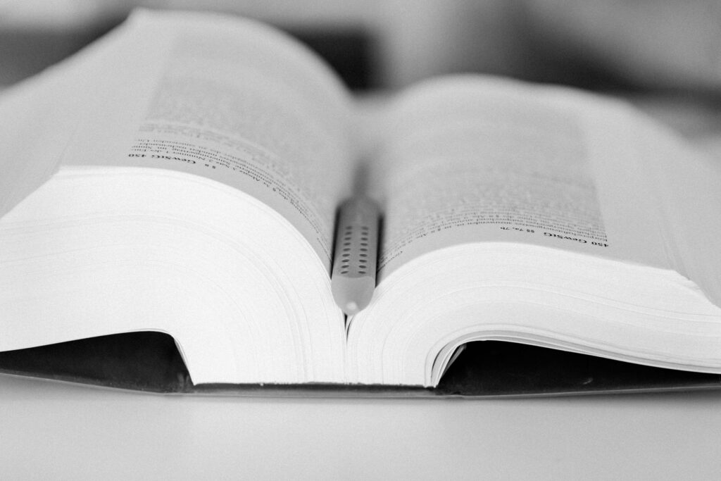 Im EStG und HGB gibt es viele Fundstellen, die einen Spielraum zulassen. Es ist wichtig, dass Du Wahlrechte in der Bilanzbuchhalterprüfung richtig anwendest.